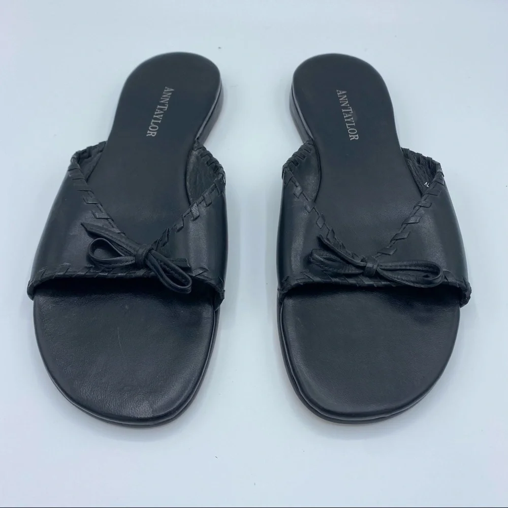 Ann Taylor || Slip-On All Leather Sandals with Exposed Toe; with Bow; Size 8M - Picture 9 of 10